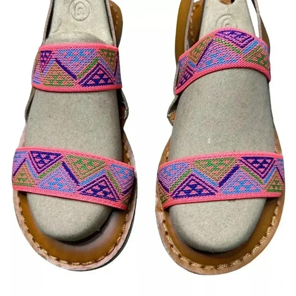 AMERICAN EAGLE OUTFITTERS Womens 9 Tribal Pink Two Strap Slingback Flat Sandals - Picture 3 of 6